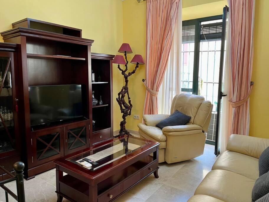 Apartamento Suite Alameda De Hercules Sevilla Kültér fotó