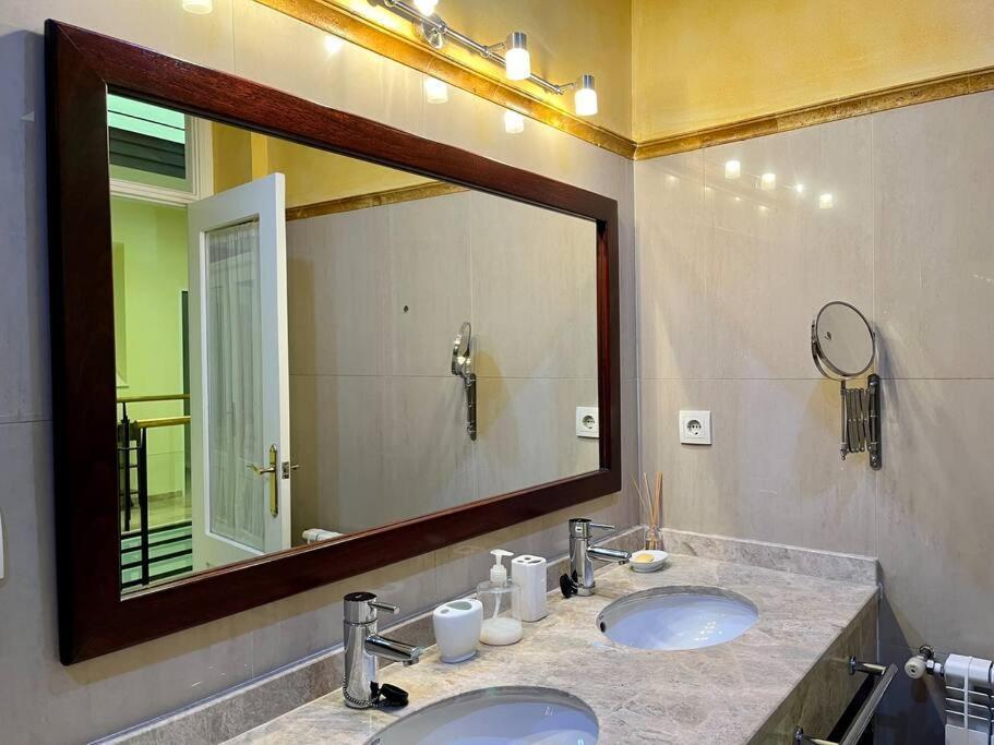 Apartamento Suite Alameda De Hercules Sevilla Kültér fotó